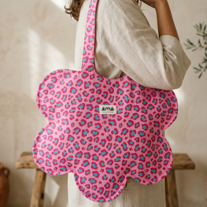 Bolso pétalos rosa